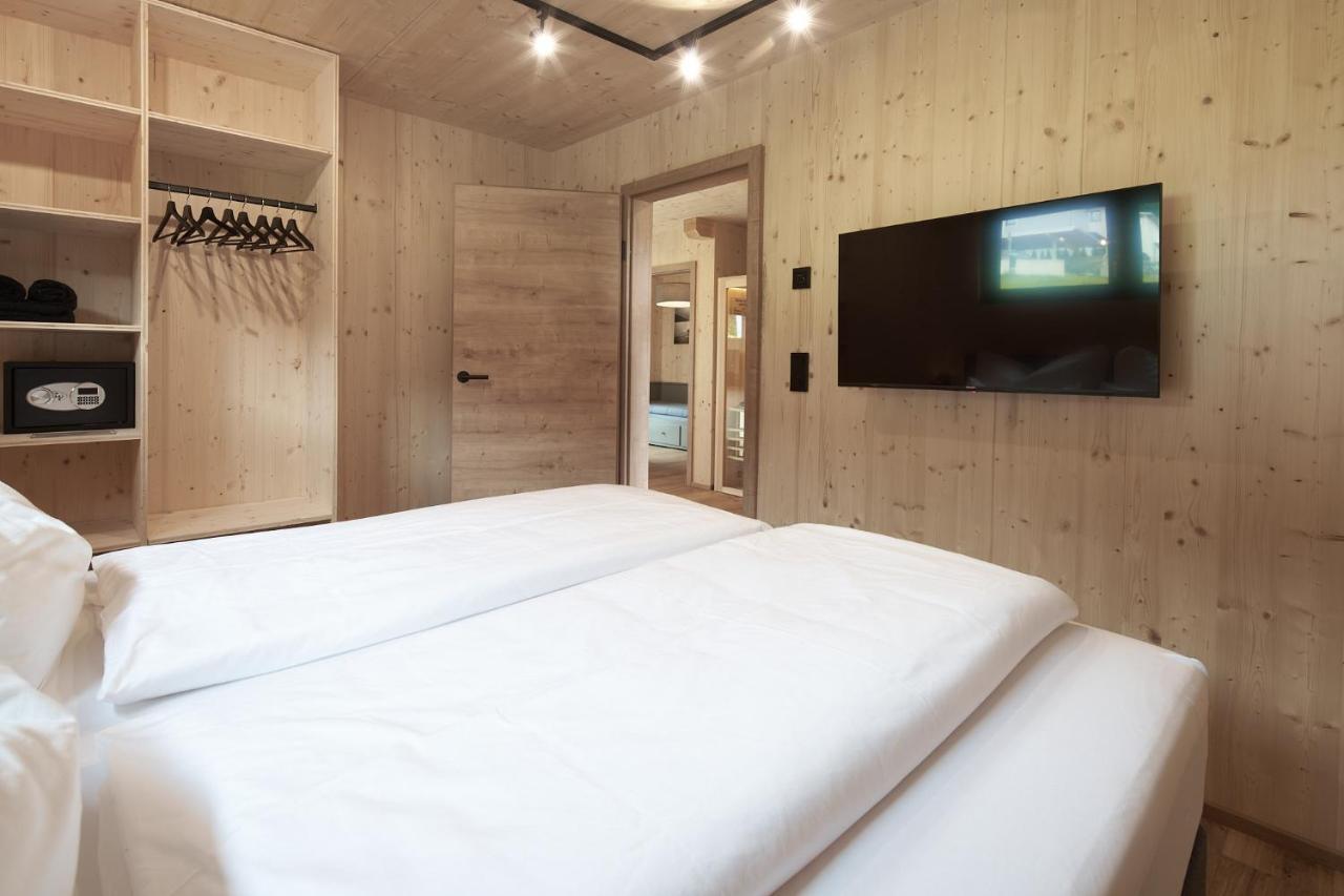 Black Forest Lodges - Gehobene Ferienwohnungen Mit Privatsaunas 툴페스 외부 사진